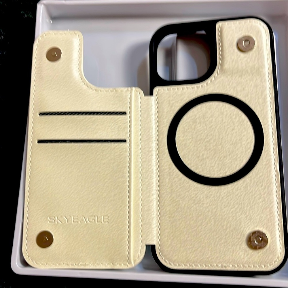 NWT NIB Sky Eagle phone cases iPhone 15 white